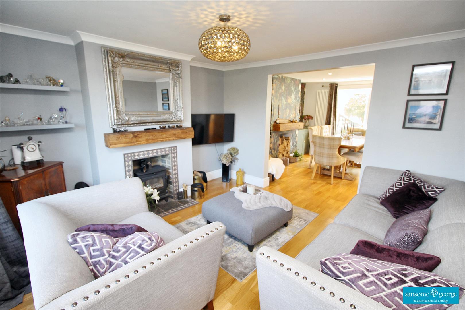 3 bed property in Langley Hill Close, Tilehurst